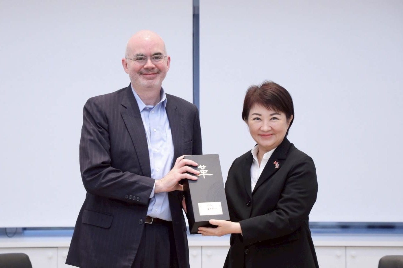 AIT谷立言處長拜會中市府　盧市長盼持續合作深化台中與美國經貿文化各領域交流