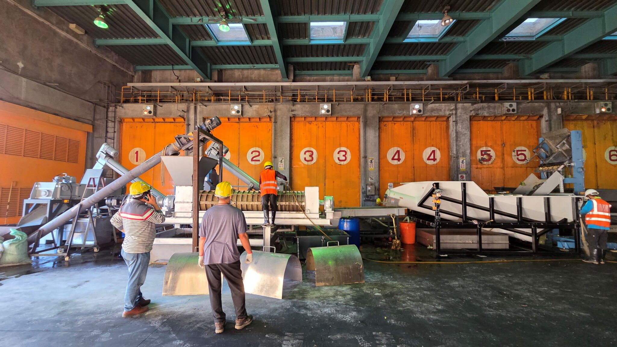 中市環保局率先引進廚餘固液分離設備　降低4成廚餘含水率減輕焚化廠負擔