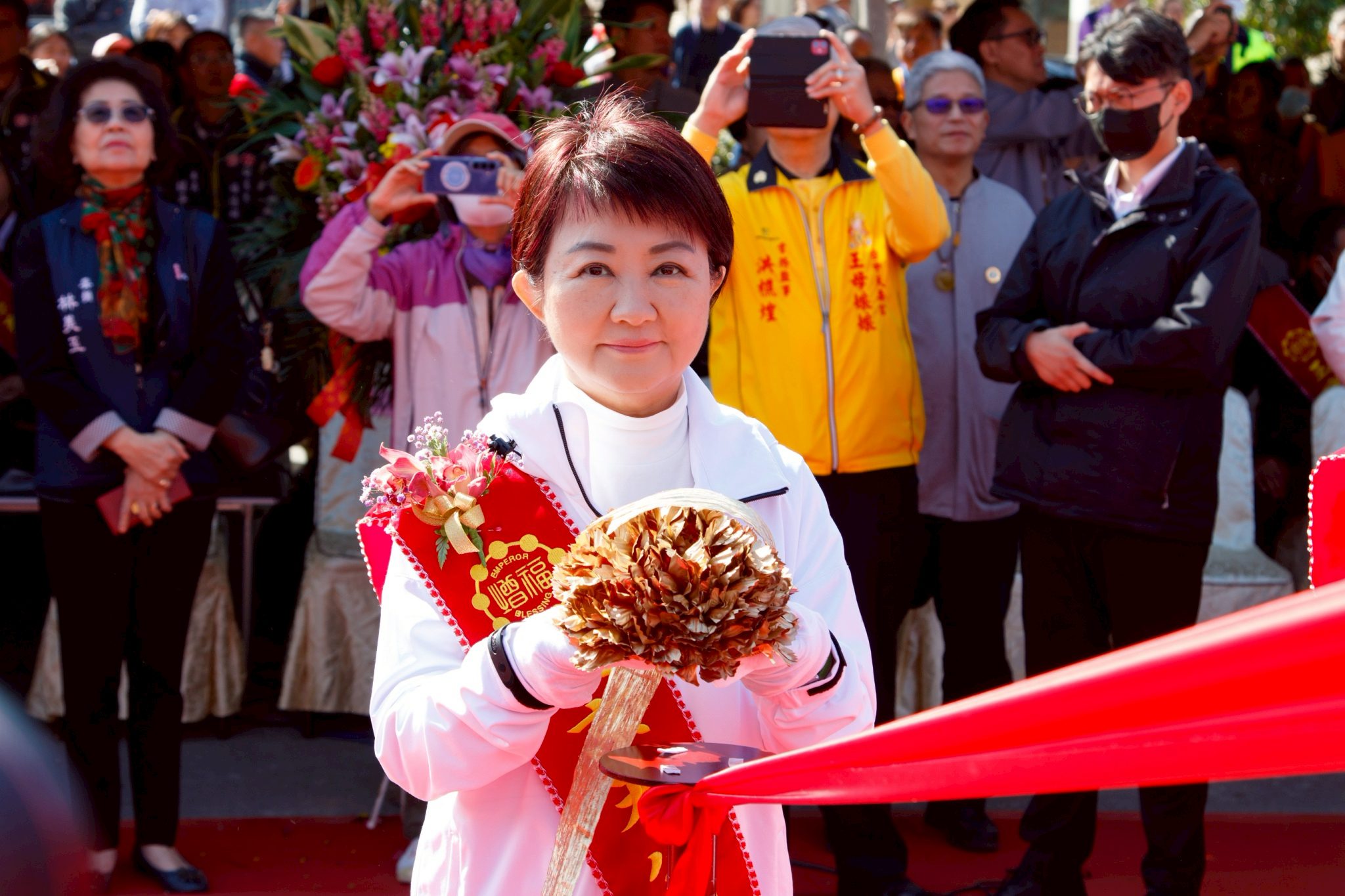 清水區玉京天公祖總廟龍鳳呈瑞龍柱完成大典 盧市長:感謝基金會深耕公益、回饋地方 清水區玉京天公祖總廟龍鳳呈瑞龍柱完成大典 盧市長:感謝基金會深耕公益、回饋地方