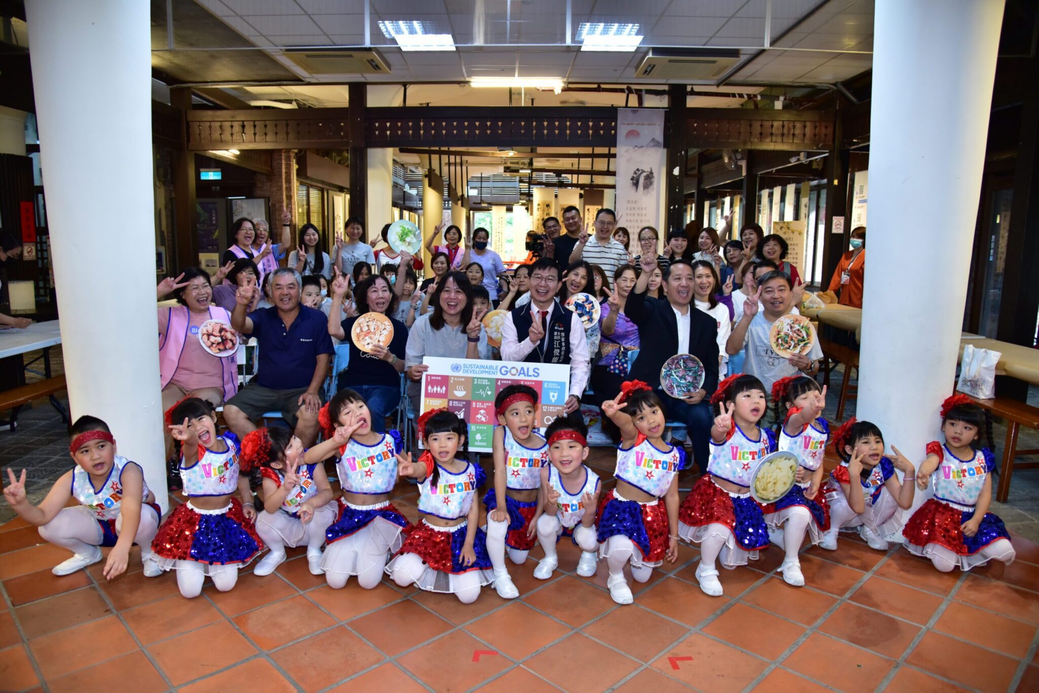 母親節最棒的禮物! 用客語說出家的味道 包五色水餃獻給媽媽 母親節最棒的禮物! 用客語說出家的味道 包五色水餃獻給媽媽