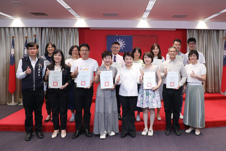 4度蟬聯全國第一！台中「閱讀教育績優」榮獲15大獎　市長親自頒獎表揚