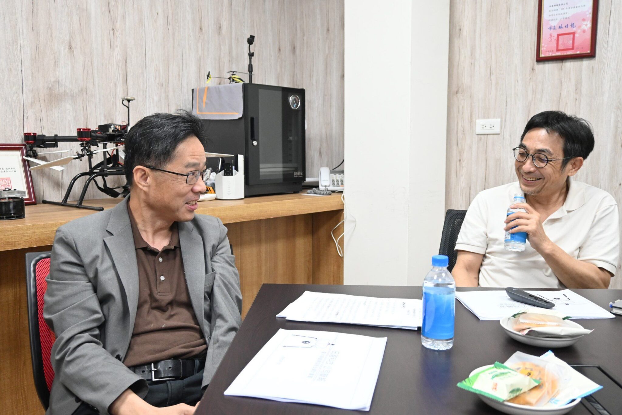 台中田屋科技「MIT無人直升機」飛越中央山脈瞄準國際空域　經發局長肯定：遙控飛機變身國家隊！