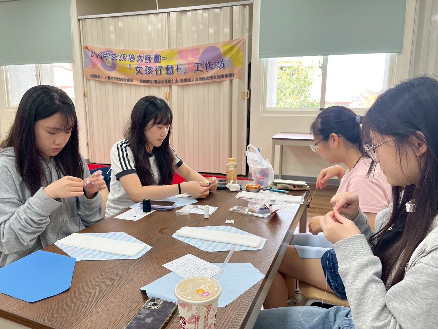 月經平權護健康 台中女孩手作布衛生棉送愛到非洲 月經平權護健康 台中女孩手作布衛生棉送愛到非洲