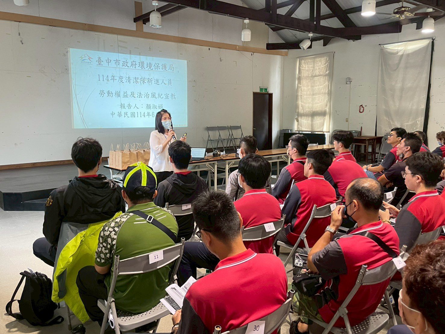 中市環保局重視新進清潔人員職場價值觀 法治風紀與安全教育從「新」做起 中市環保局重視新進清潔人員職場價值觀 法治風紀與安全教育從「新」做起