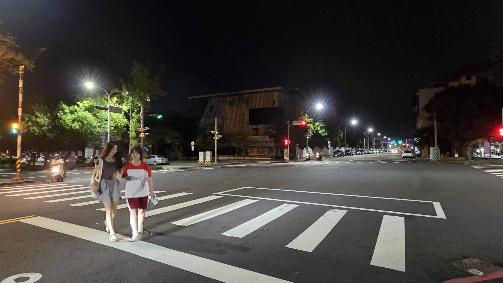 台中啟動「增亮減碳」計畫！　全市已汰換LED路燈逾1.8萬盞