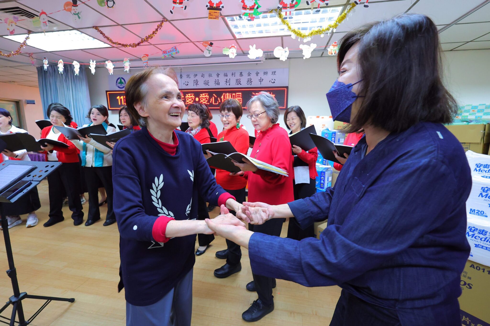 基隆身障中心歲末送暖 愛心團體攜手助弱勢 基隆身障中心歲末送暖 愛心團體攜手助弱勢