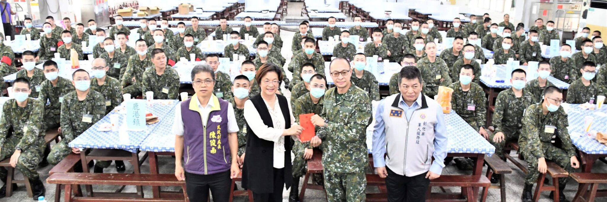 縣長如母心！王惠美赴中坑營區探視彰化役男　送上加菜金與祝福
