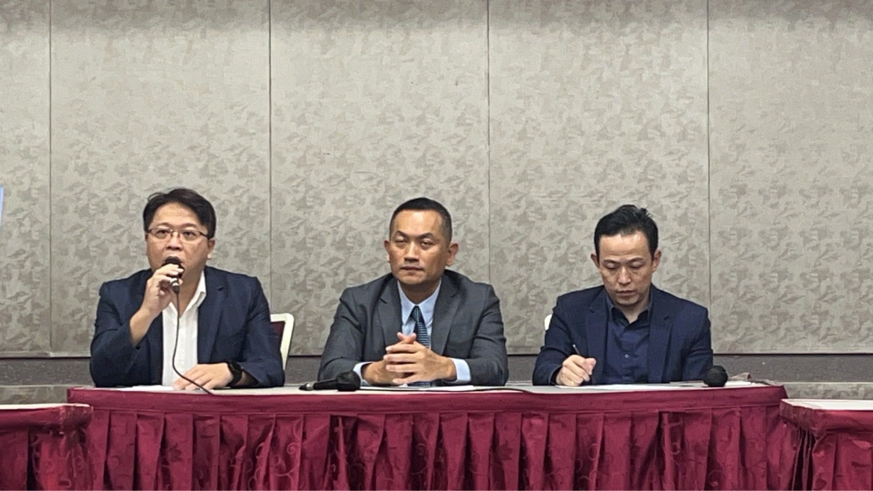 新華泰富籲請經濟部儘速核准變更登記　保障3萬名股東權益