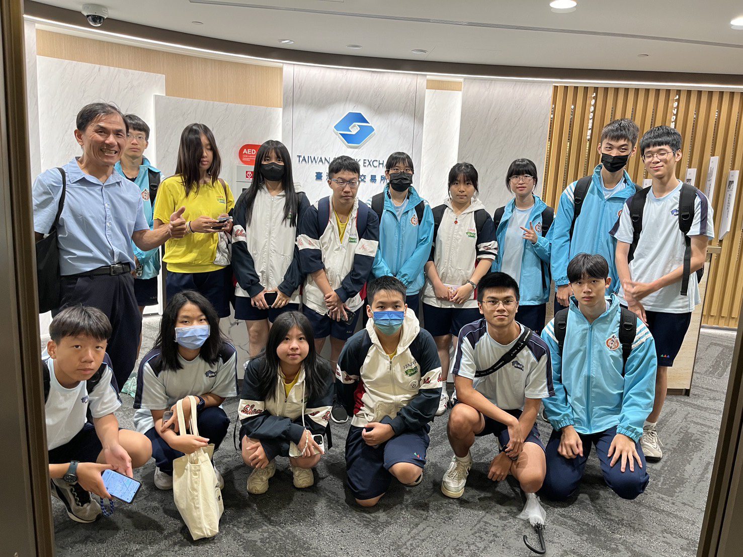 台灣學聯職業探索攜手南山中學參訪證交所與野村投信　開拓學生視野