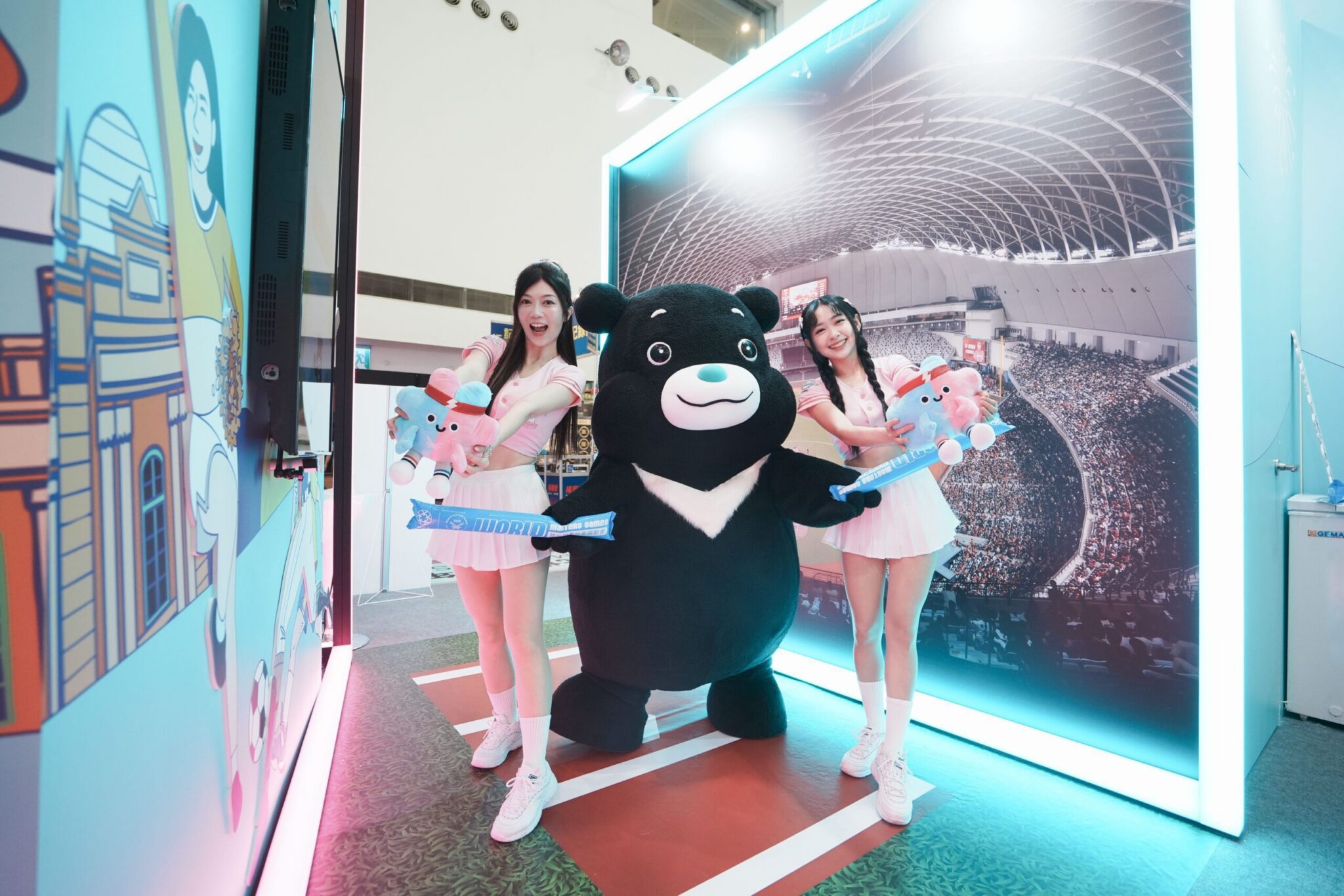 啦啦隊女孩攜熊讚嗨翻臺北館　高雄國際旅展邀你一起臺北趴趴GO！