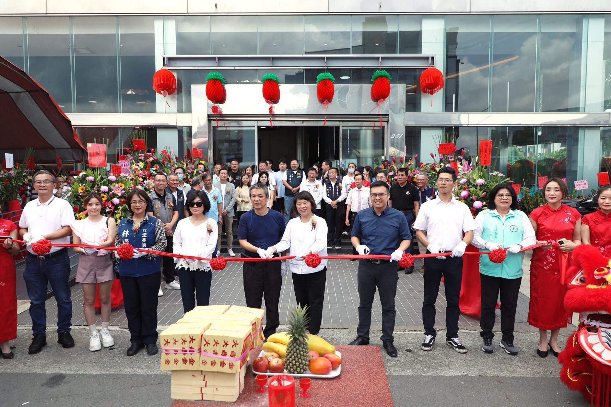 長怡國際嘉義旗艦店盛大開幕　黃敏惠讚返鄉投資創商機