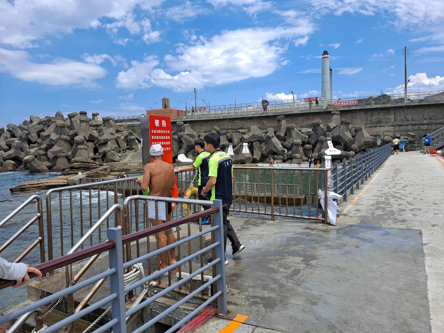 俄羅斯強震觸發海嘯 基隆啟動應變機制 勸導民眾遠離海岸 俄羅斯強震觸發海嘯 基隆啟動應變機制 勸導民眾遠離海岸