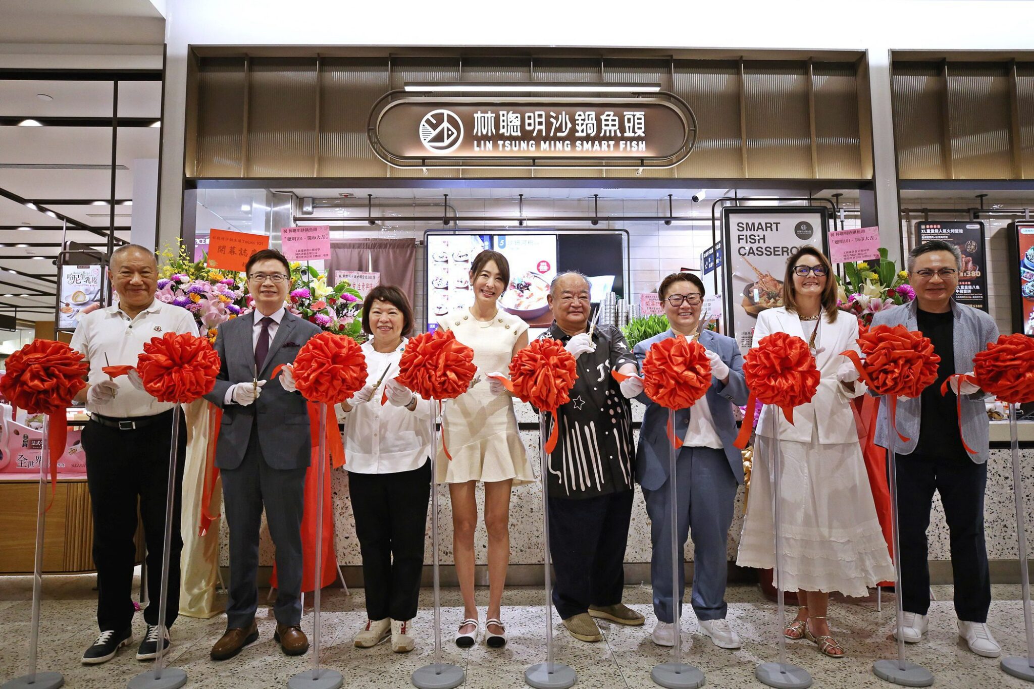 黃敏惠力挺嘉義美味　林聰明沙鍋魚頭插旗台北101