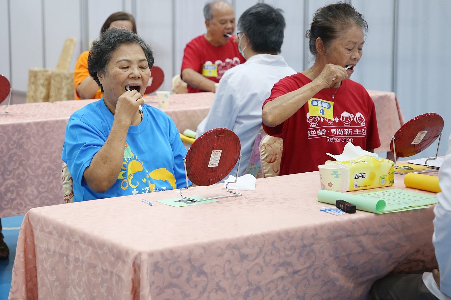 嘉市樂齡勇壯潔牙賽　長者展現潔牙技巧　共同推廣口腔健康