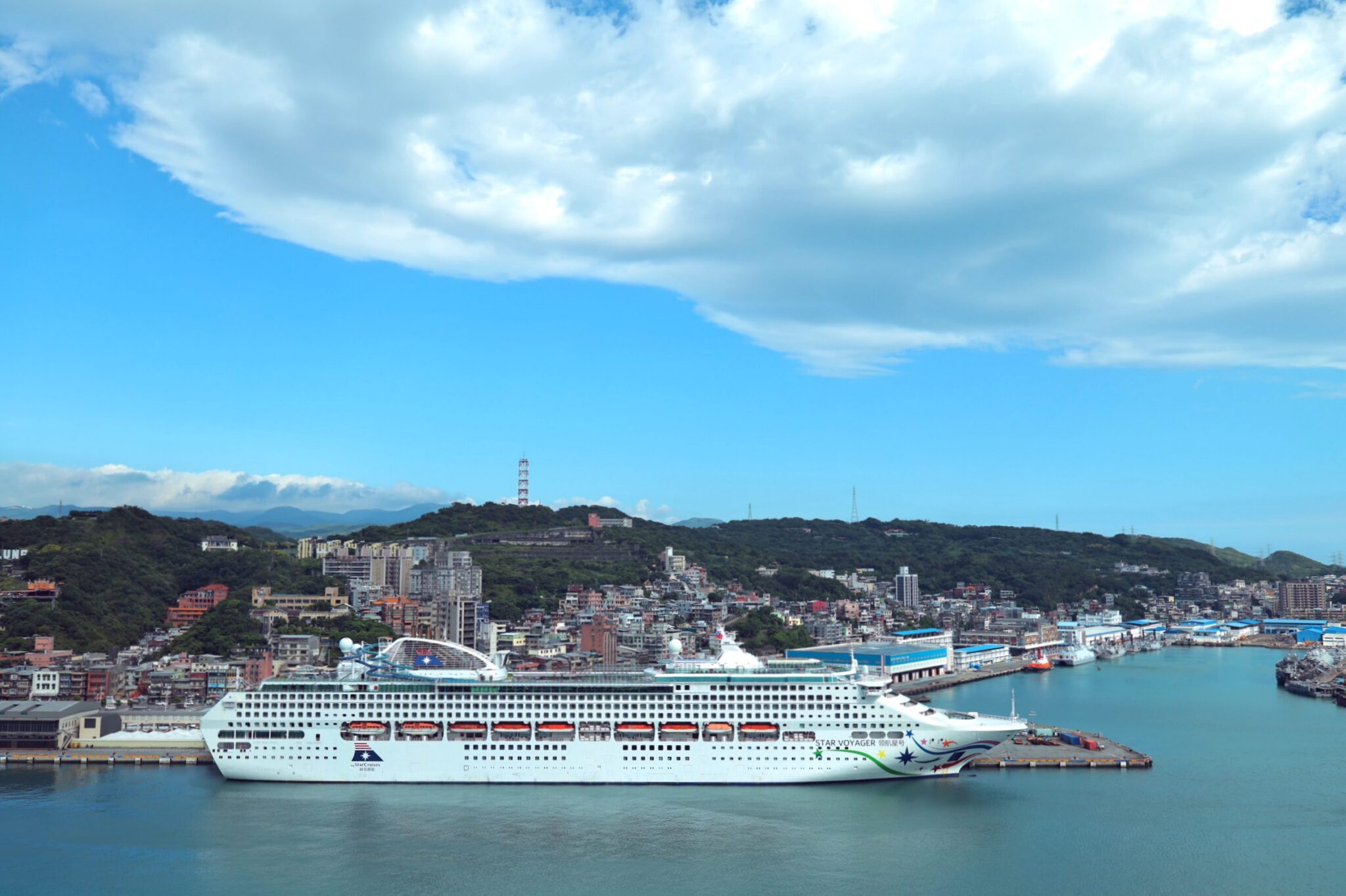 「領航星號」首泊基隆 邱佩琳盼郵輪產業鏈帶動觀光與在地就業 「領航星號」首泊基隆 邱佩琳盼郵輪產業鏈帶動觀光與在地就業