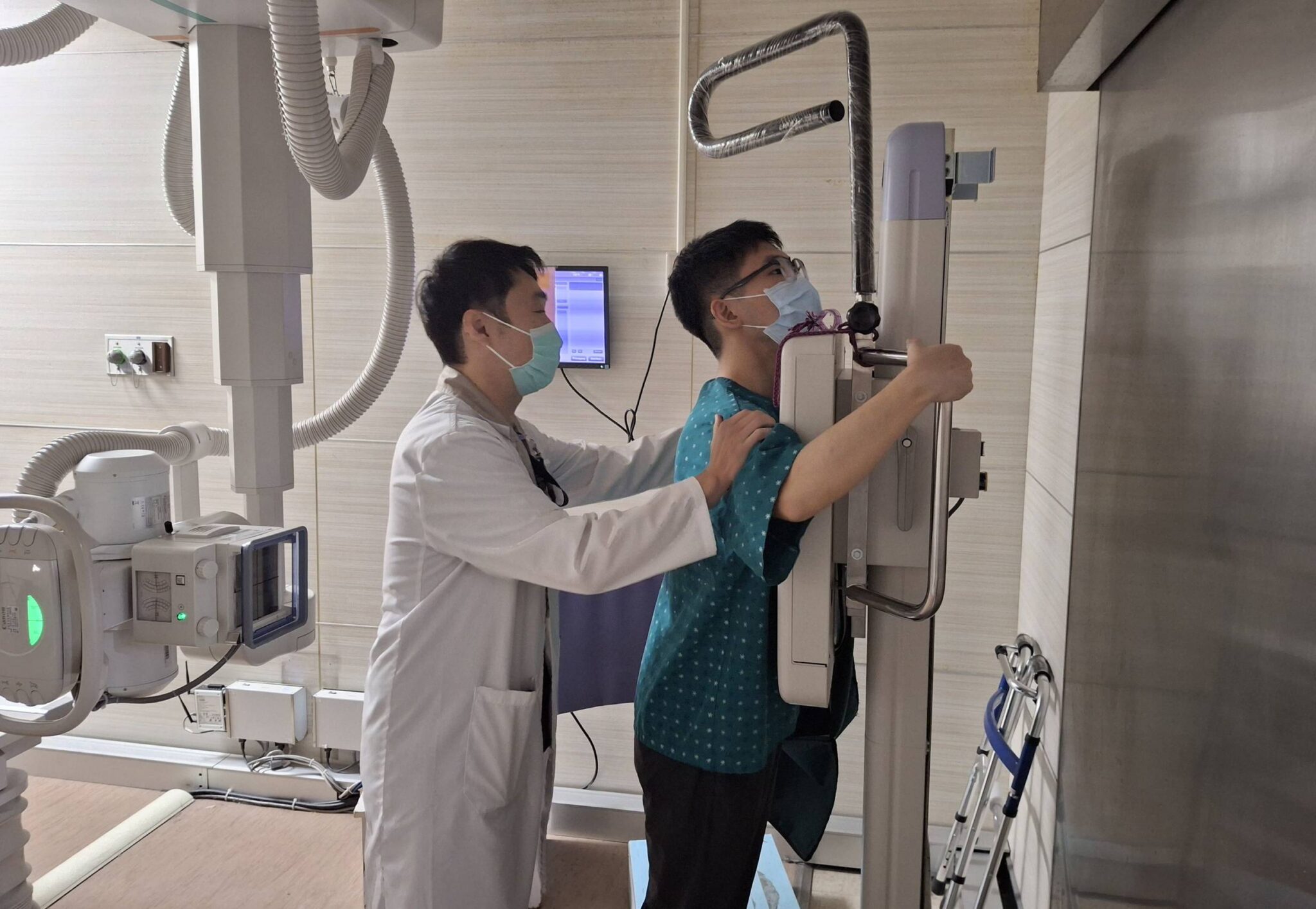 嘉基攜手再耕園推「就醫易讀手冊」　協助心智障礙者安心看診