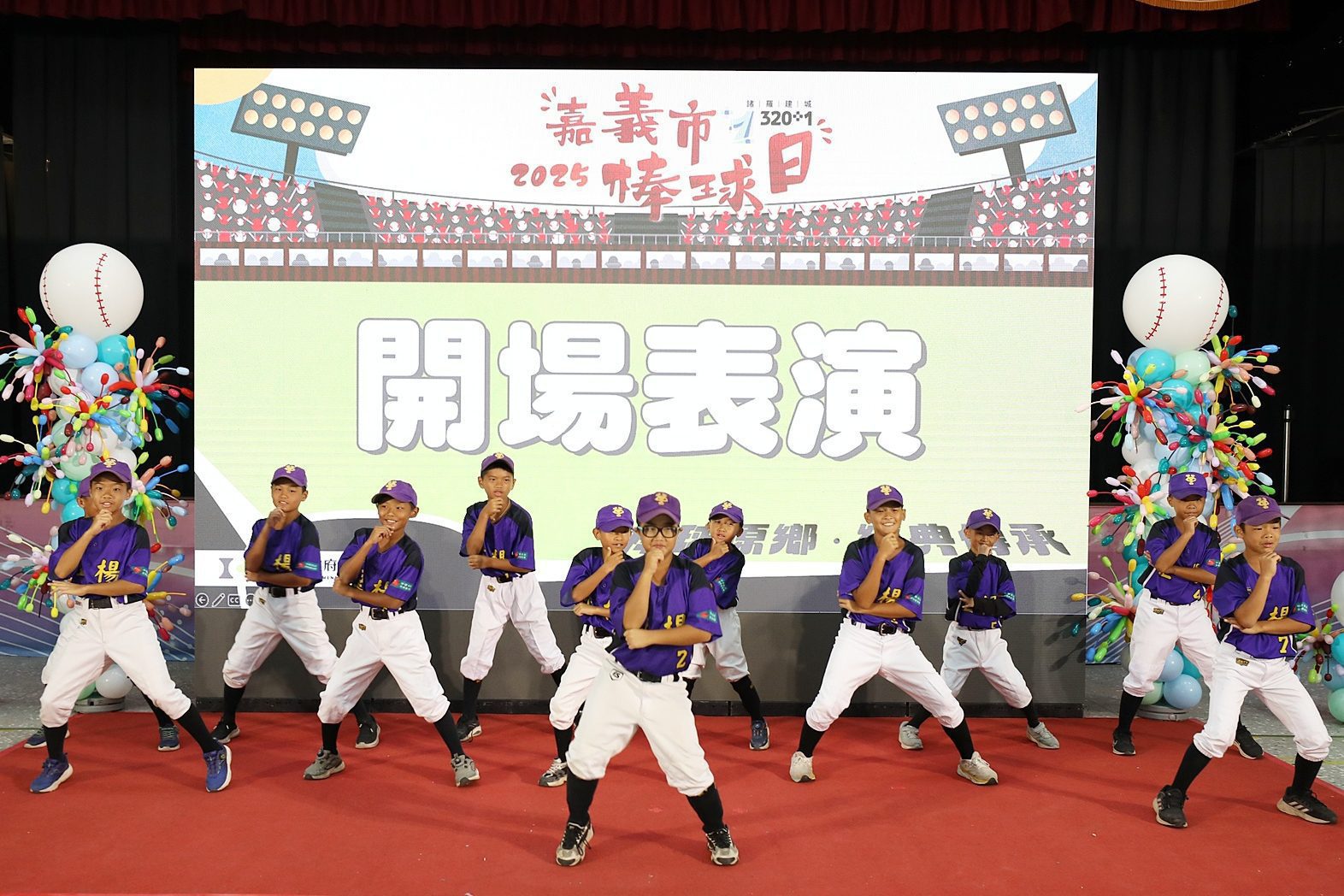 傳承KANO精神　黃敏惠以「苦練決勝負、人品定優劣」勉勵球員　李文傳獲頒終身成就獎