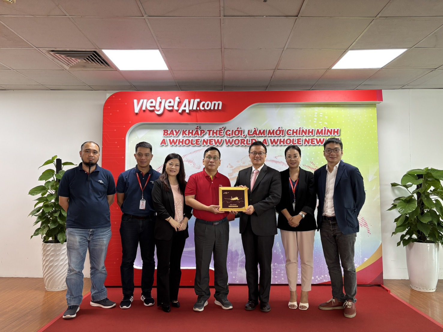 易飛網再傳捷報 越捷航空選擇易飛網為台灣總代理 攜手共創輝煌未來 易飛網再傳捷報 越捷航空選擇易飛網為台灣總代理 攜手共創輝煌未來