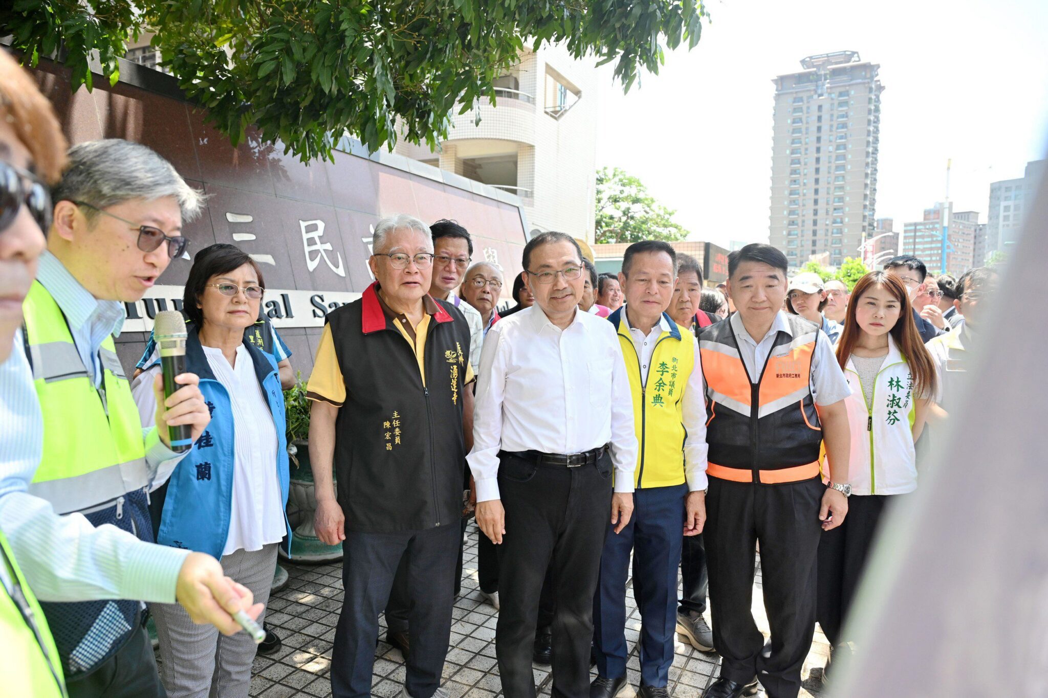 侯友宜視察湧蓮寺慈善公益大樓工程 公私協力共同打造健康樂活環境 侯友宜視察湧蓮寺慈善公益大樓工程 公私協力共同打造健康樂活環境