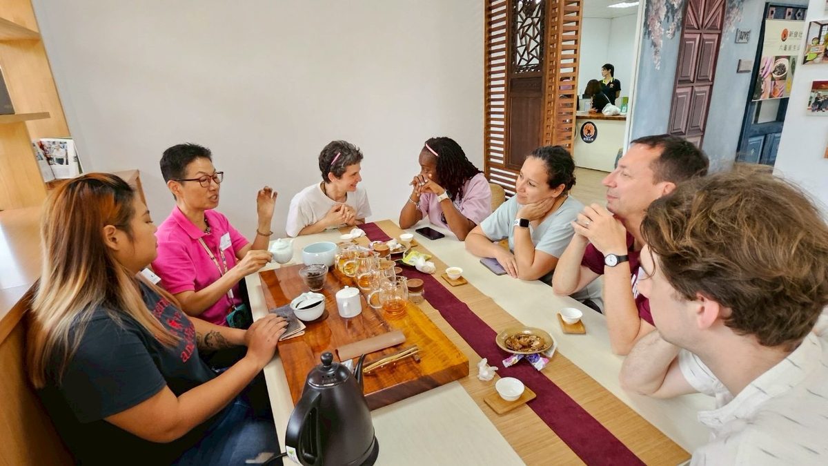 引領國際青年志工探索山茶故鄉  高雄農業局攜手六龜新發社區推動農村體驗