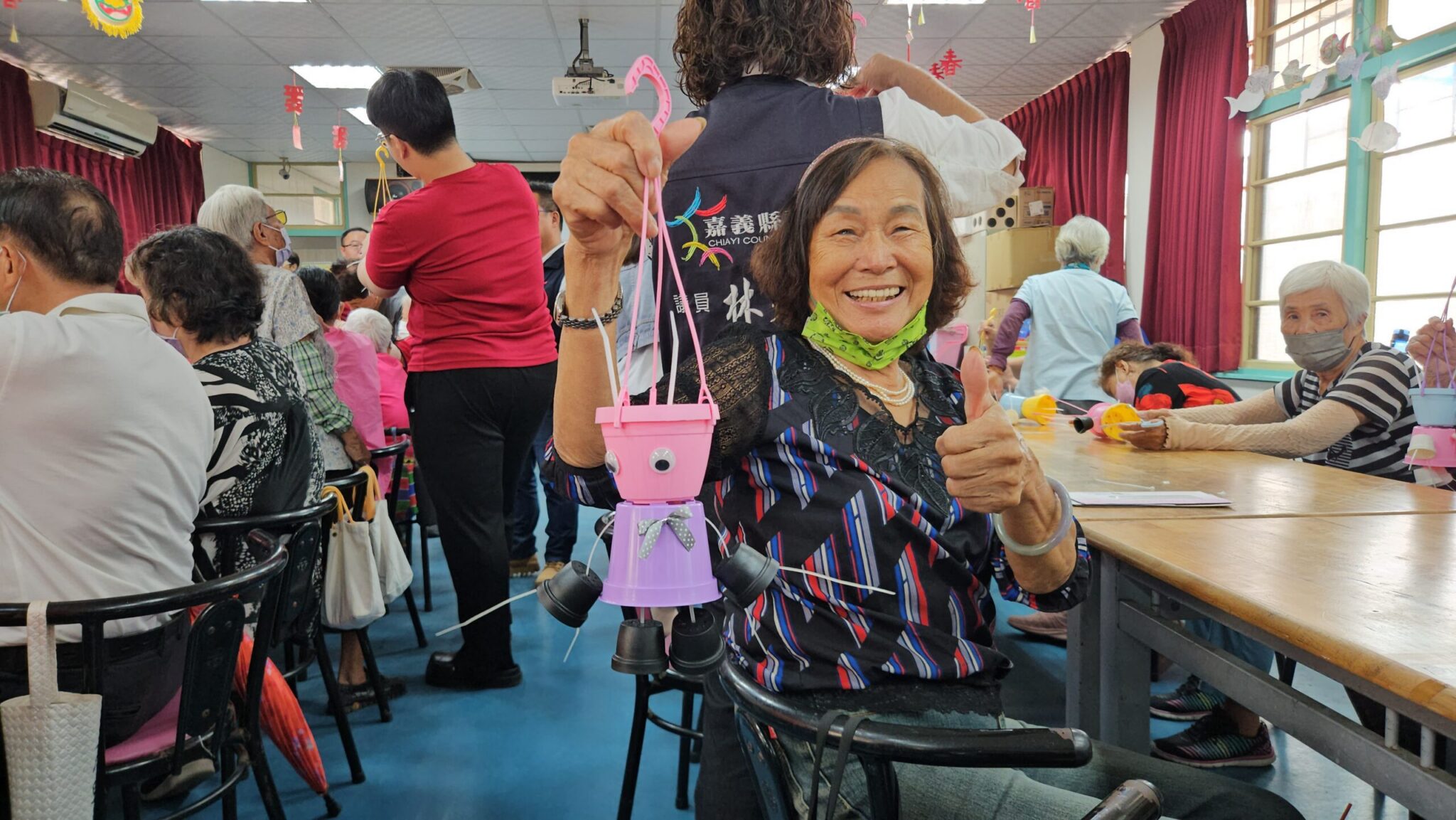 正聲嘉義電台「偶為你歌唱 心花朵朵開」公益活動 用手作與音樂療癒銀髮心靈 正聲嘉義電台「偶為你歌唱 心花朵朵開」公益活動 用手作與音樂療癒銀髮心靈
