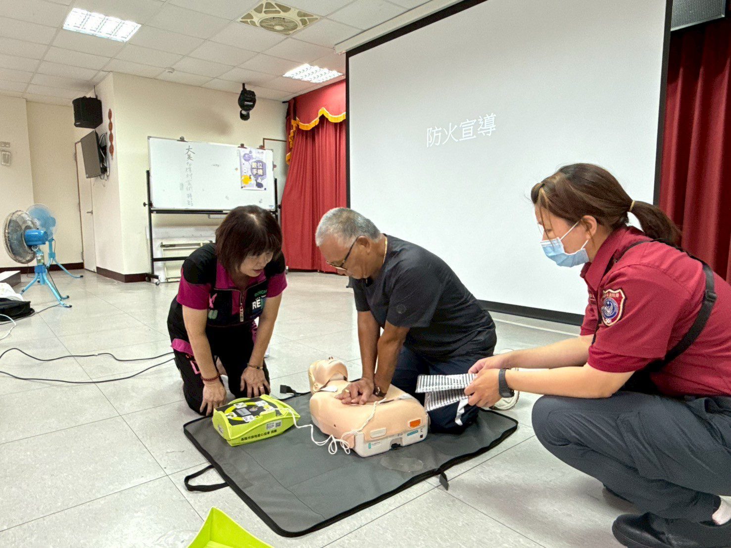 基隆中和里辦理防救災訓練　里民親身演練提升社區自助能力