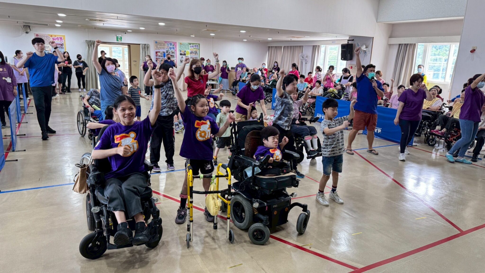 超越障礙　八里教養院運動會　腦麻生克服挑戰舉聖火　共創無障礙運動精神