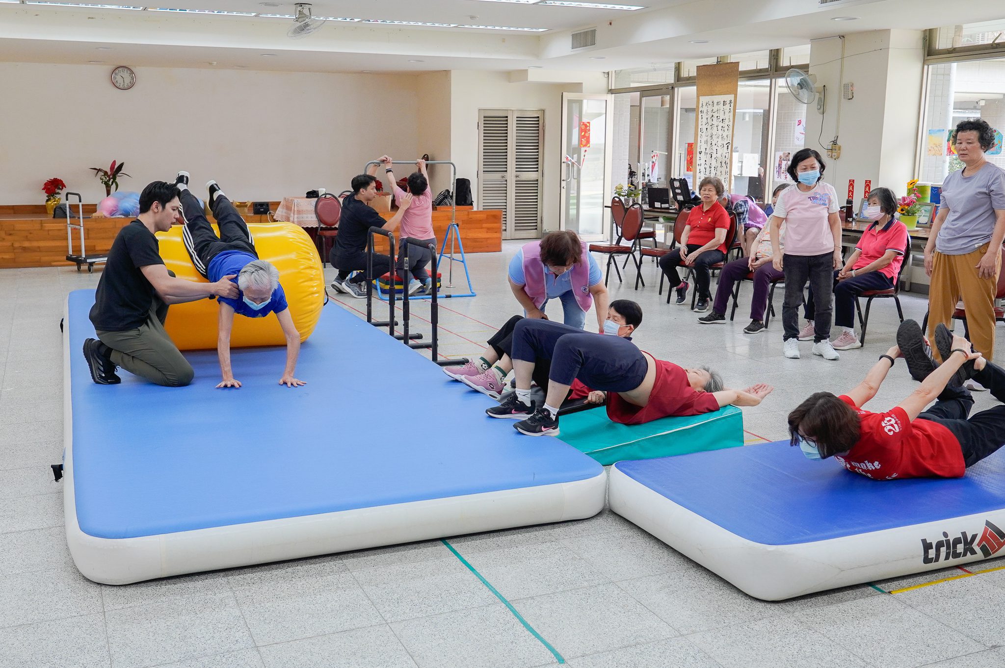 板橋健華新城社區照顧關懷據點　有專業醫護運動人才　帶領長輩健康有活力