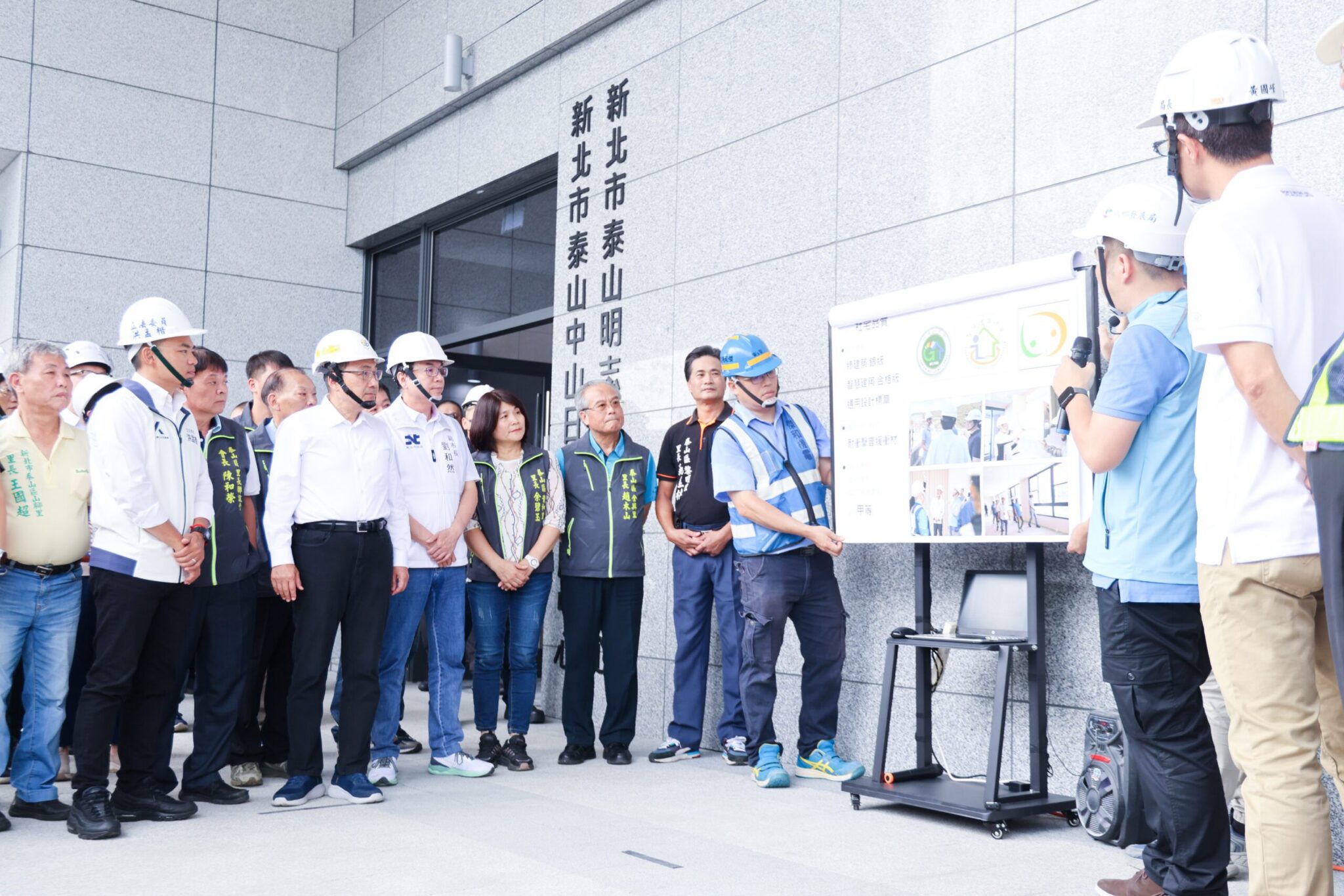 侯友宜視察泰山首座社宅工程 可提供210戶住宅單元 今年底招租 侯友宜視察泰山首座社宅工程 可提供210戶住宅單元 今年底招租