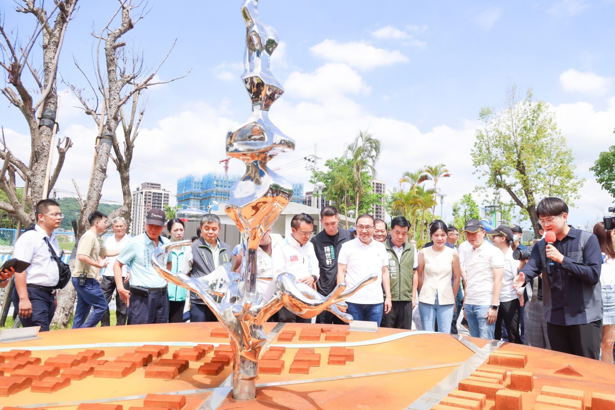 中環公園完工啟用　侯友宜：塭仔圳開發重大里程碑