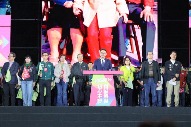 賴瑞隆辦初選首場大造勢　高雄綠營角逐激烈