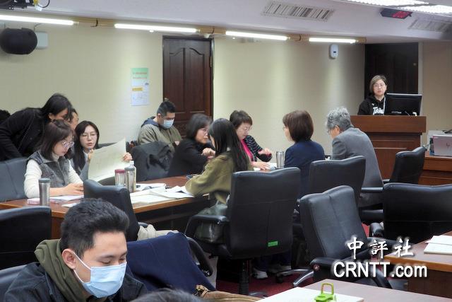 傳柯建銘下令助陳昭姿　女綠委力擋代孕入法