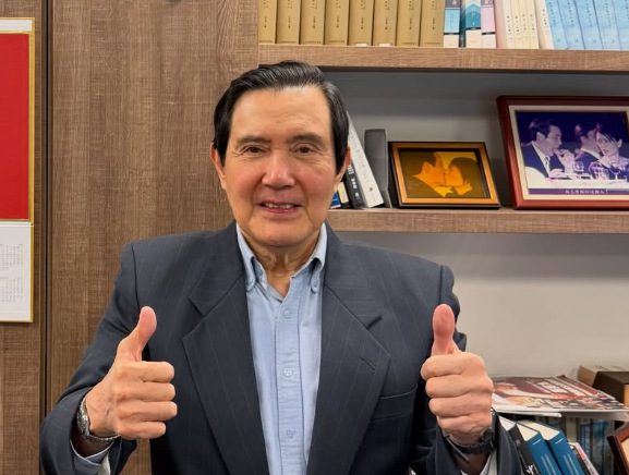 馬英九曬馬年掛曆　私房照意外搶鏡