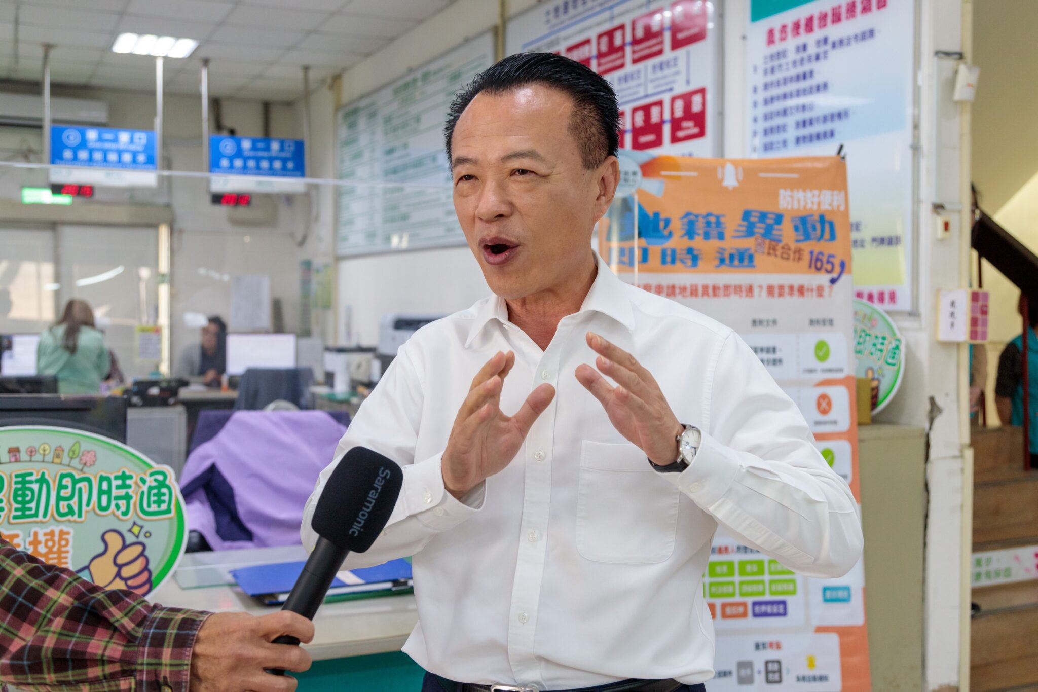 成功攔阻800萬元詐騙案　翁章梁拍短片籲勿輕易上當