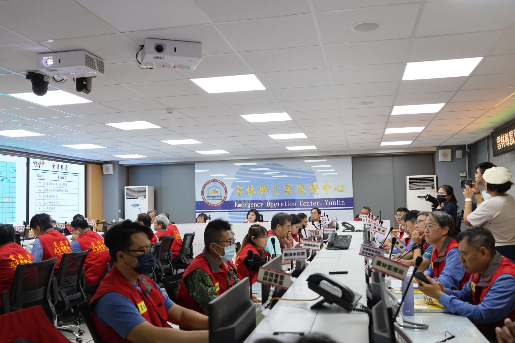 鳳凰颱風詭譎多變　張麗善：持續戒備　注意自身安全