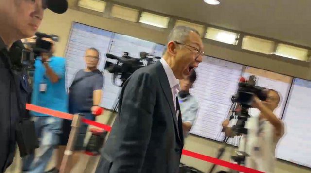 賴清德稱民進黨手中沒屠刀　柯文哲吃驚張大嘴