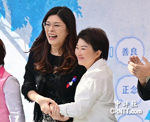 盧秀燕鄭麗文同框互稱好姊妹　破不合傳聞