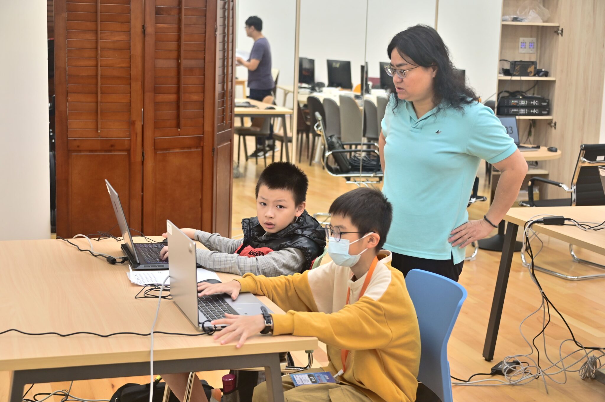 「AI先行-百師擁證」　基隆教師化身AI教育先鋒　報考通過率達98%