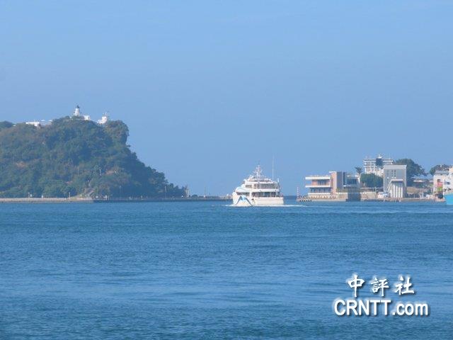 大陸演習　高雄港遊客如常、海巡艦待命