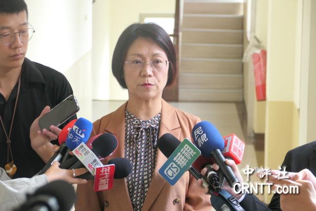 藍綠拚公教年金　翁曉玲：蔡英文錯誤須煞車