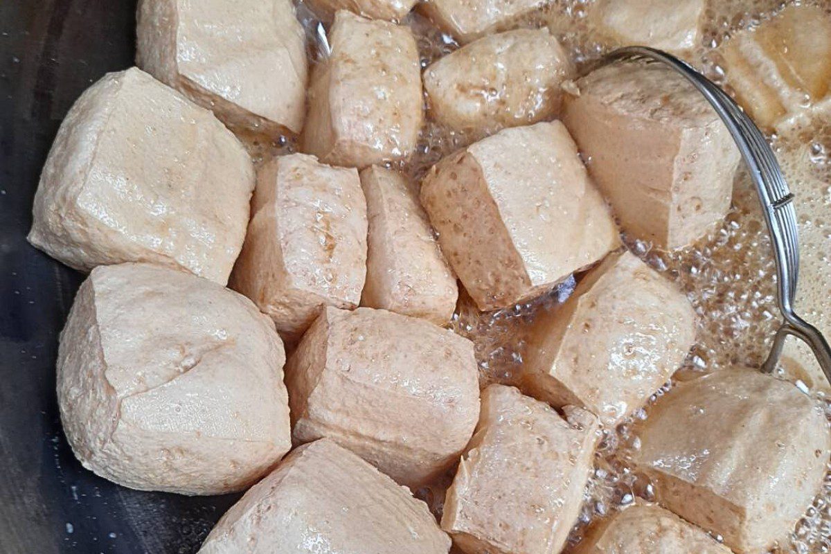 台東市建興路美食必吃！一塊塊香氣四溢的港式臭豆腐引人駐足