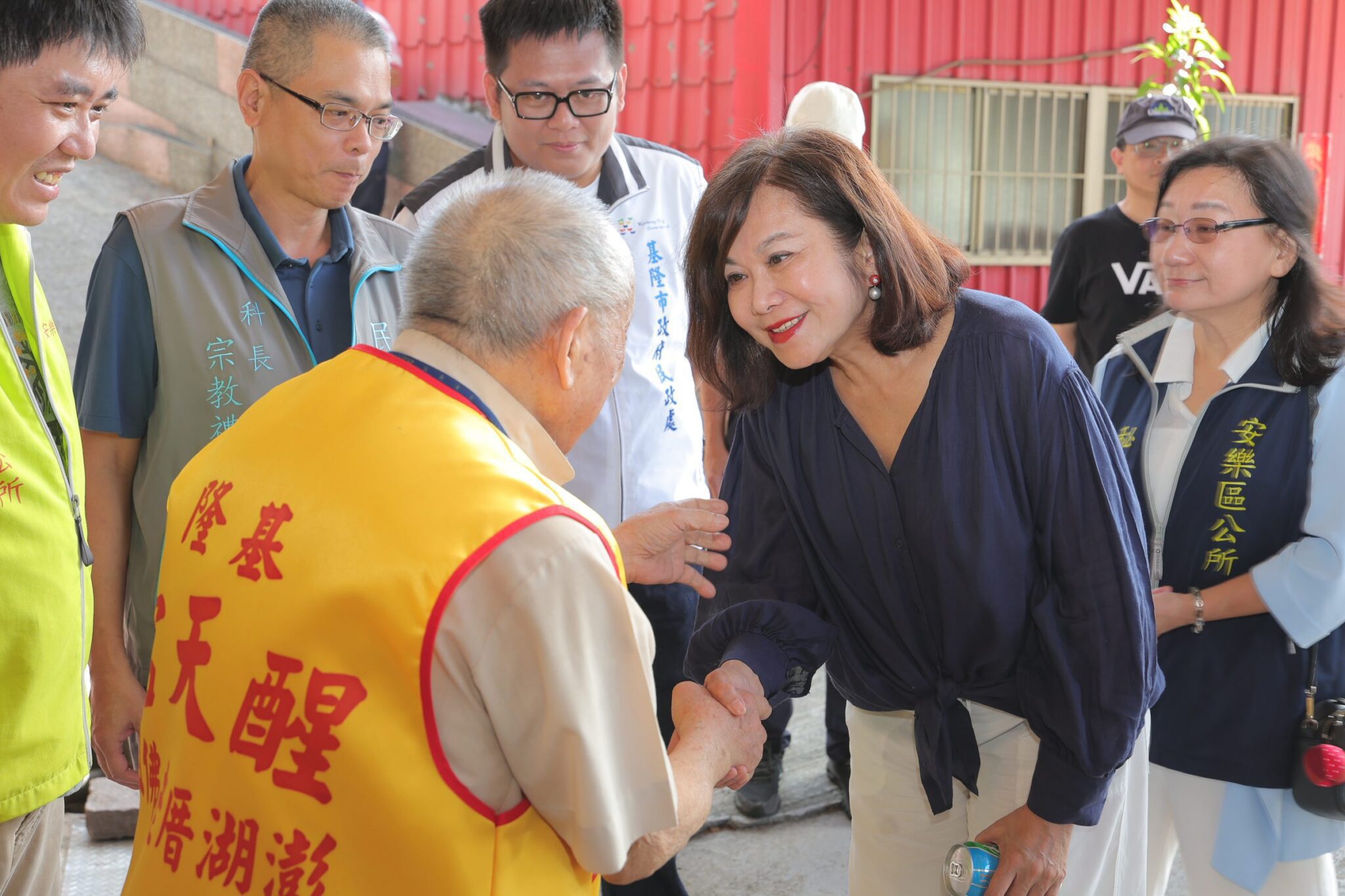 基隆醒天宮送暖42年不間斷　邱佩琳肯定信仰力量成就公益