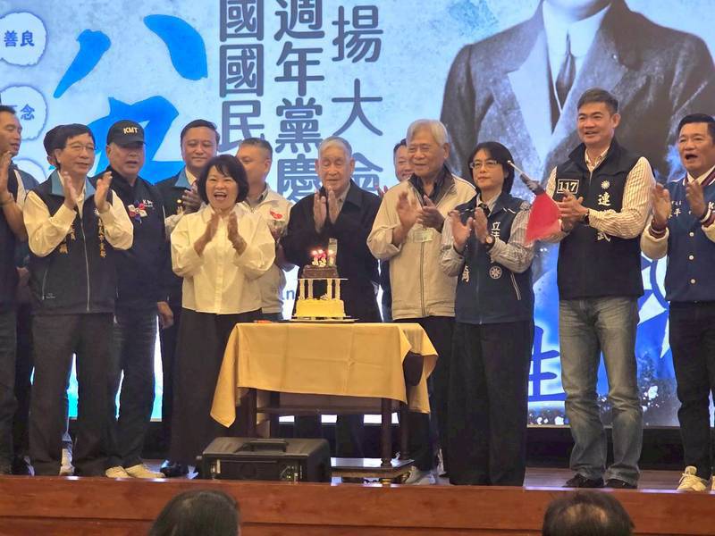 嘉義藍軍展現團結能量！國民黨131週年黨慶吸引5000人回流入黨潮