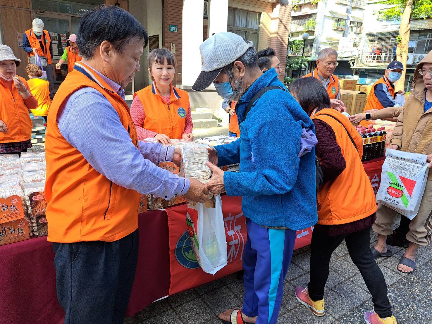 三重區嘉義同鄉會響應好日子愛心大平台　連續第6年致贈民生物資助弱勢