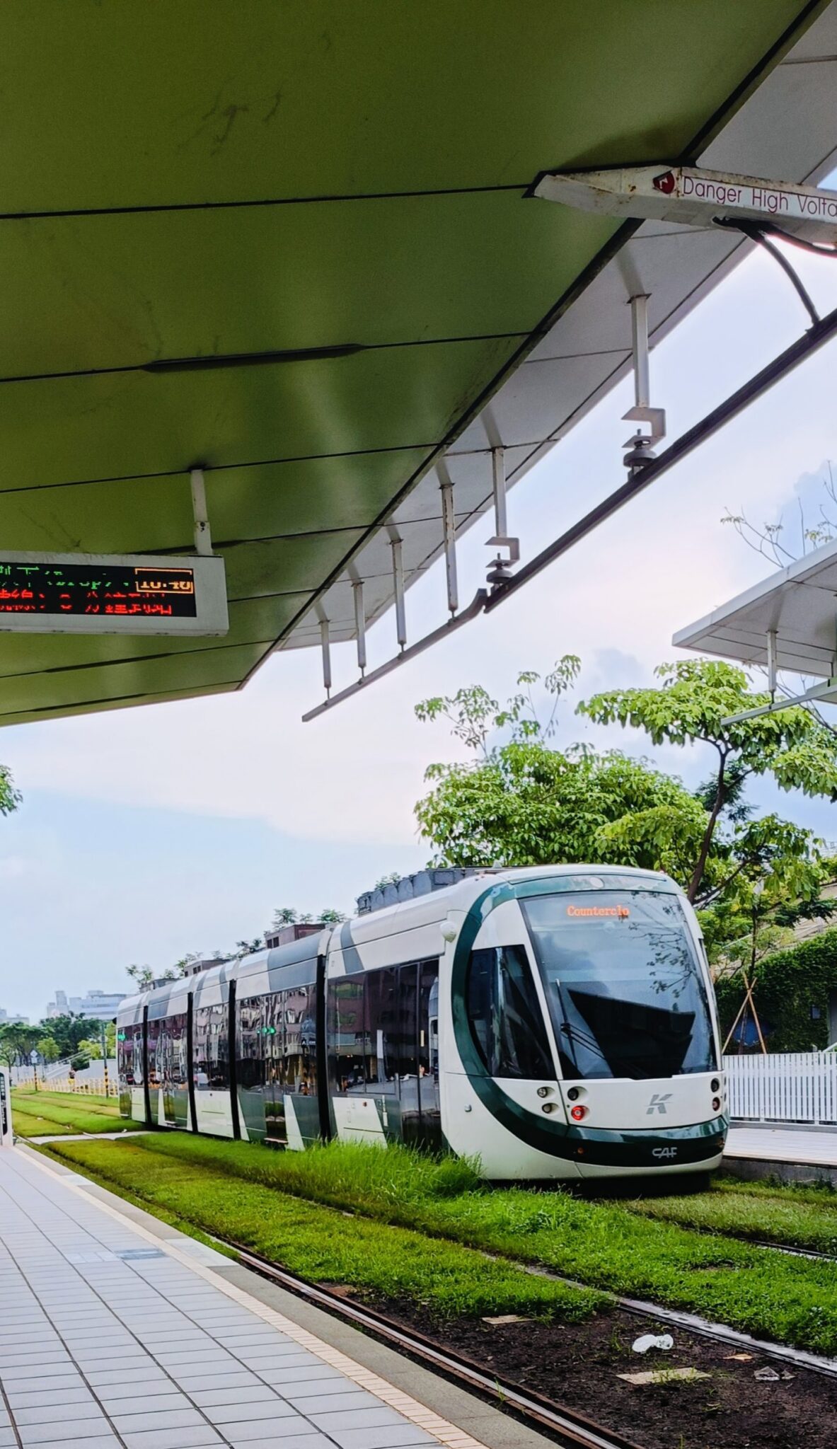 跨年夜 高雄捷運及輕軌 延長營運 跨年夜 高雄捷運及輕軌 延長營運