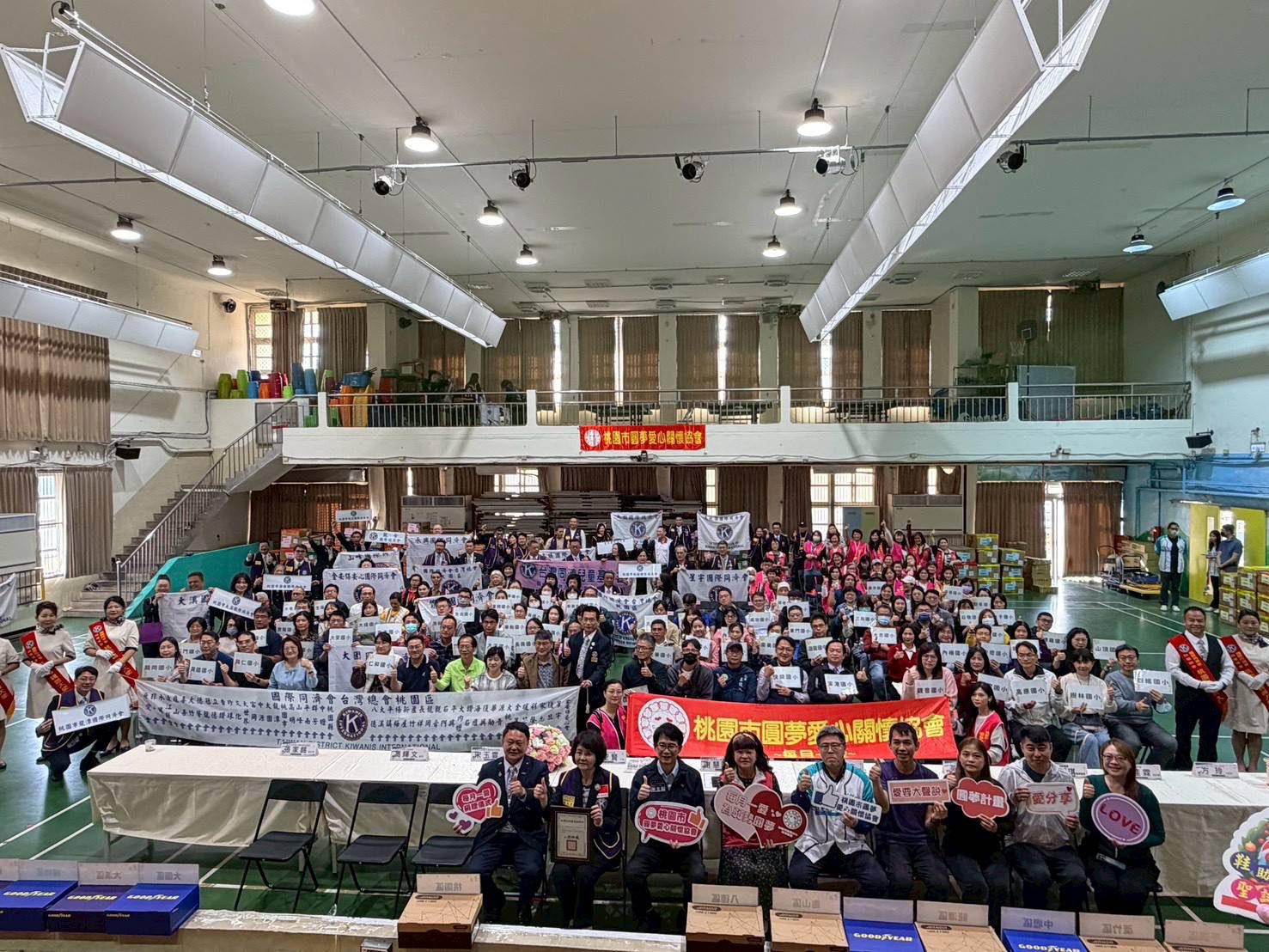 鞋助偏鄉聖誕傳愛12年不間斷桃園圓夢協會募集2251雙新鞋　守護87校弱勢學童