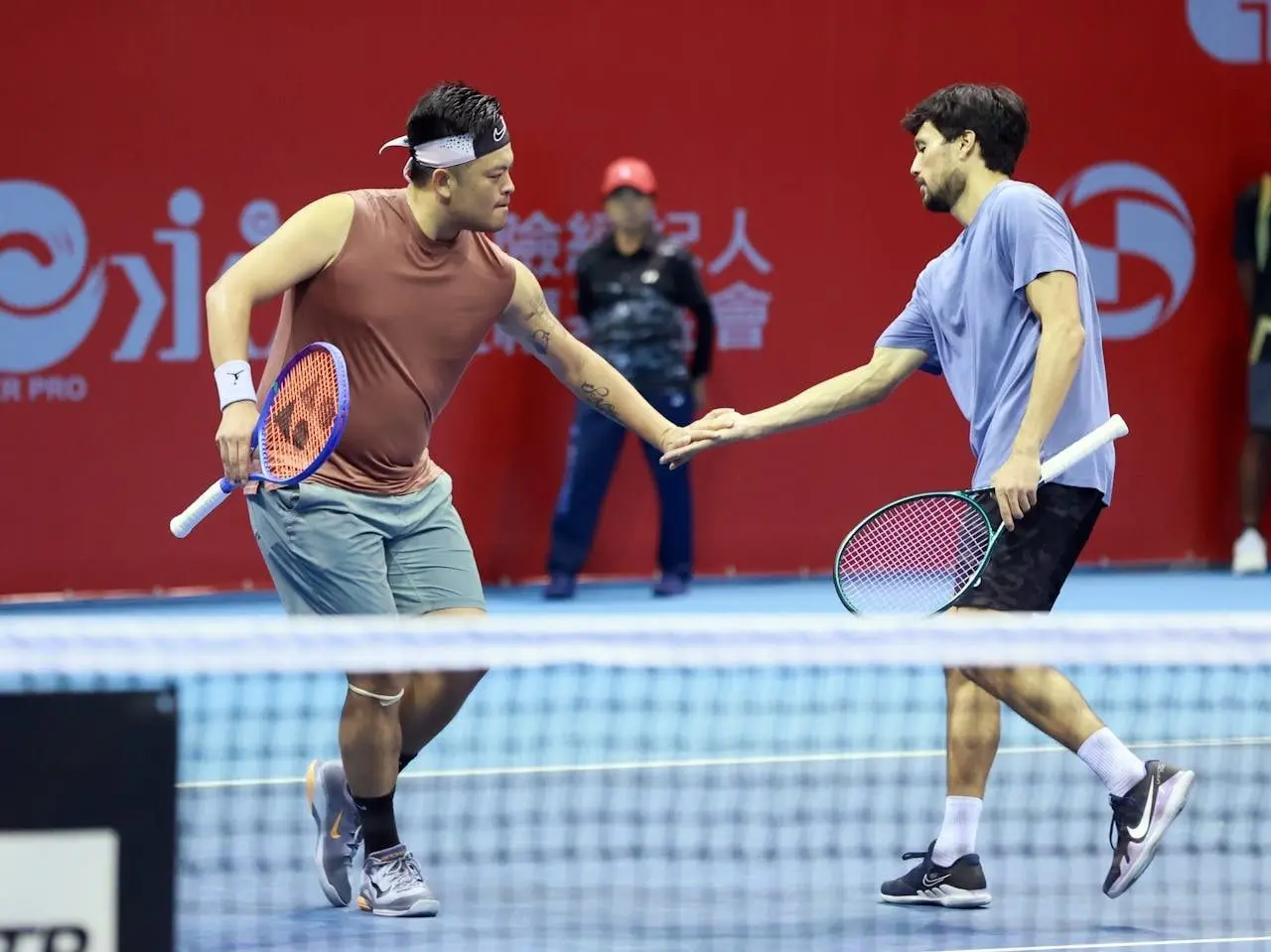 擲筊決定發球權！華國三太子網球挑戰賽　文化融合展新意