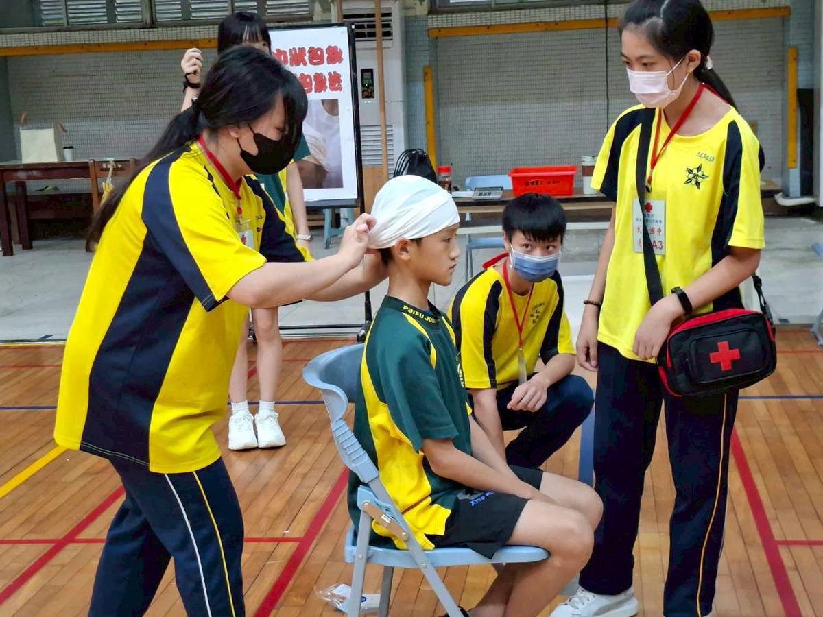 基市國中救護包紮競賽　學生化身全方位急救小英雄