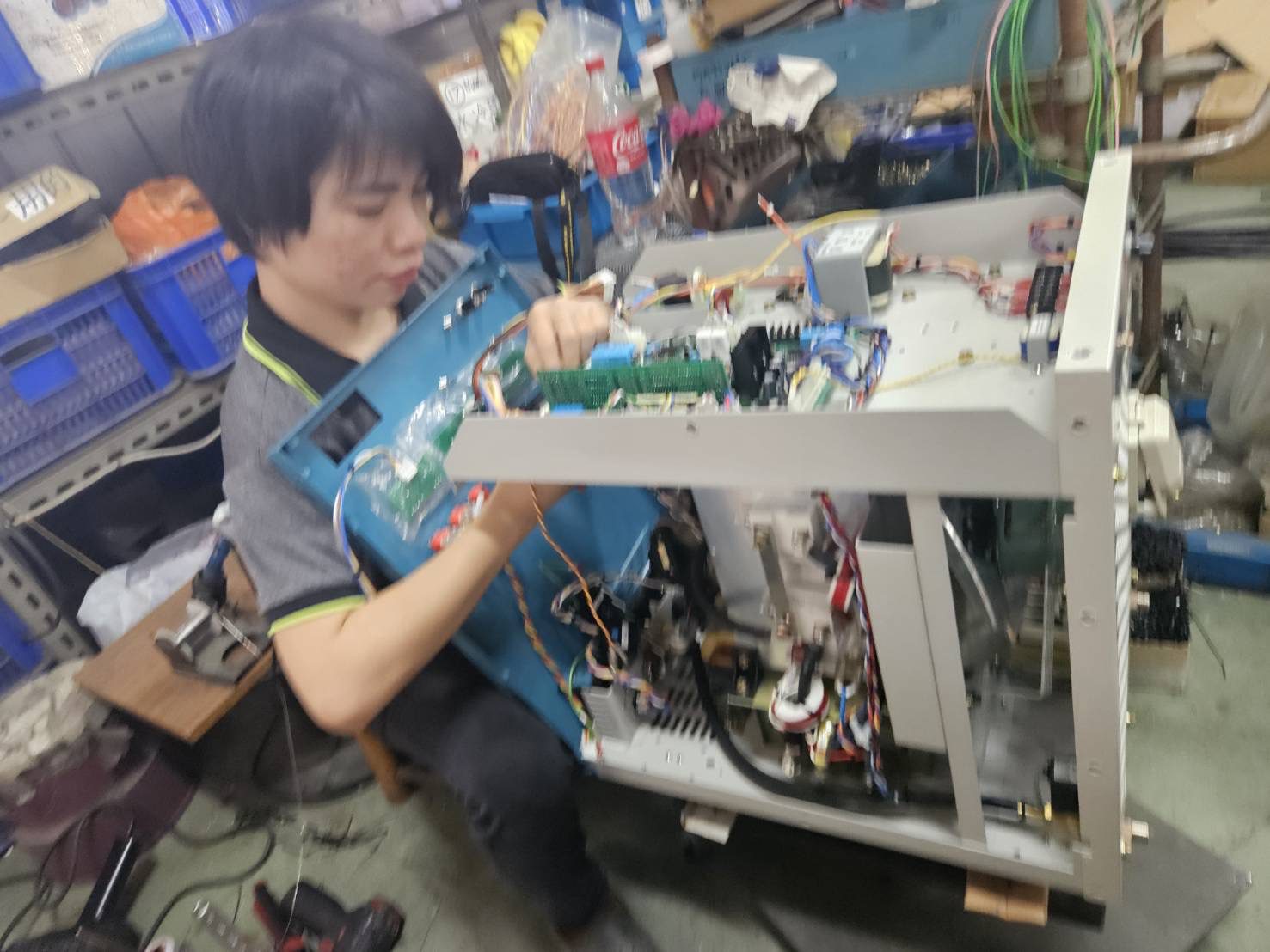 新住民在台灣｜阮芊芊：白天在工廠、下班衝火鍋店，在夾縫裡用「編織」療癒人生