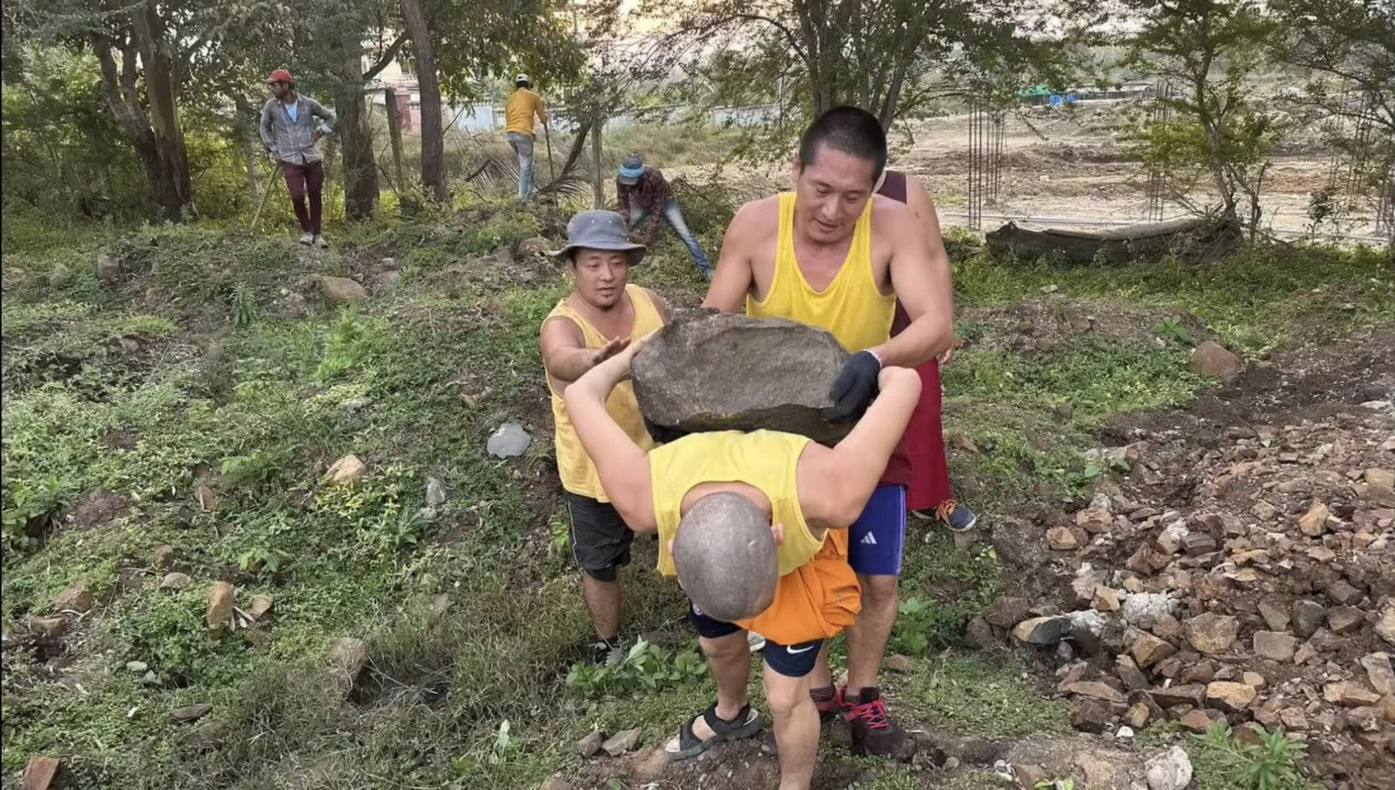 為修行人築一個不再漏水的家—哲蚌寺洛色林「魯巴康村」僧寮建設護持計劃